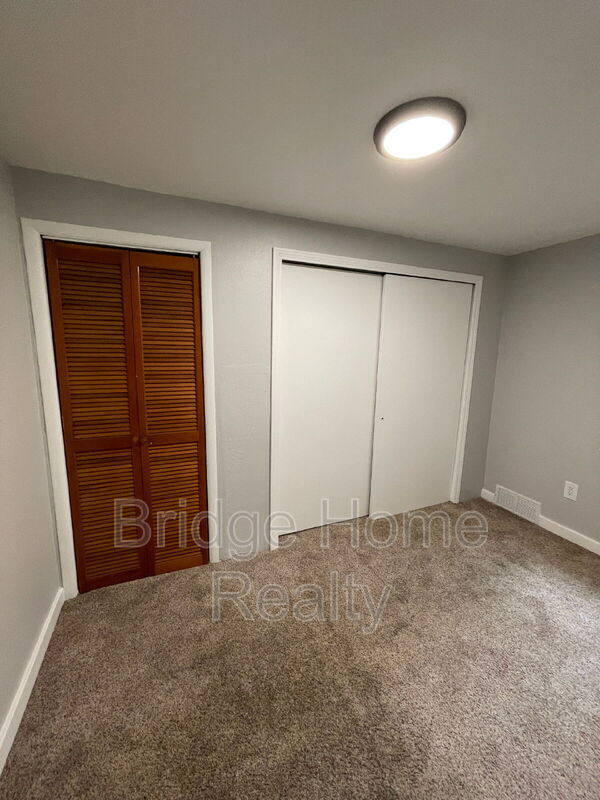 Building Photo - 2404 S 18th St