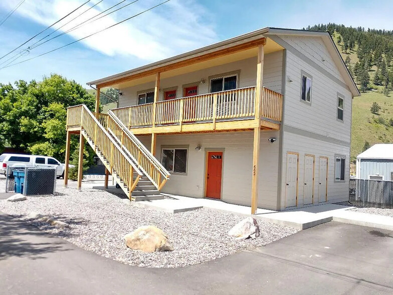 Building Photo - 662 Clyde St