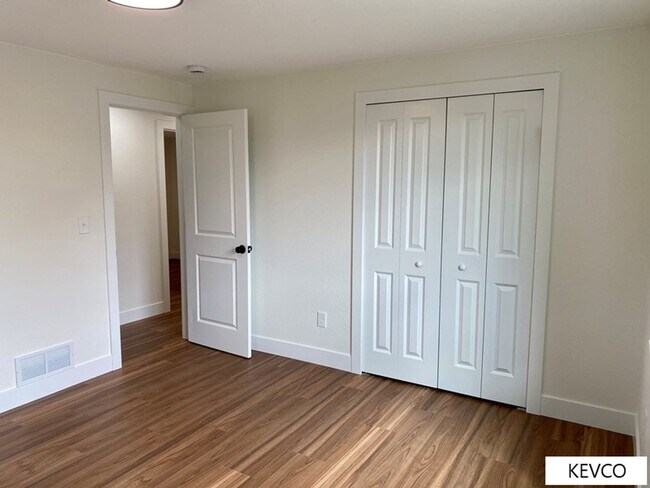 Building Photo - Tastefully Renovated Home!