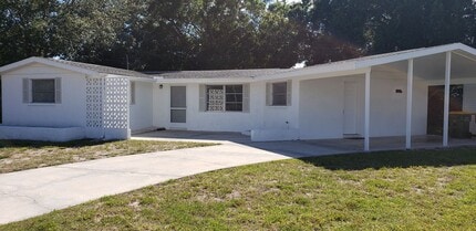 Building Photo - Centrally Located Sarasota 2-bedroom Home ...