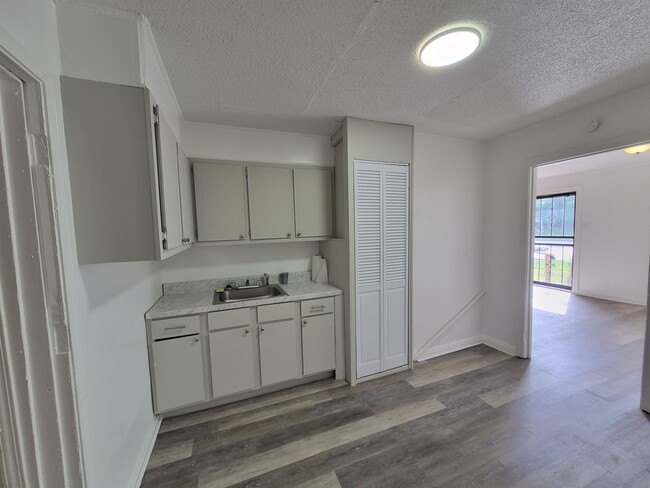 Building Photo - 2100 Riverside Blvd