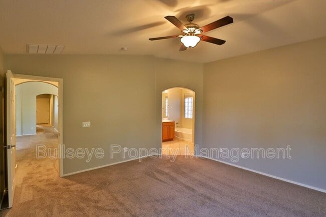 Building Photo - 1280 E Heather Dr