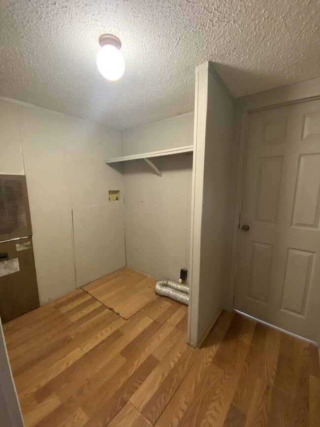 Building Photo - Mill Creek Properties