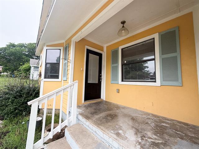 Building Photo - 108 Sunset Cir
