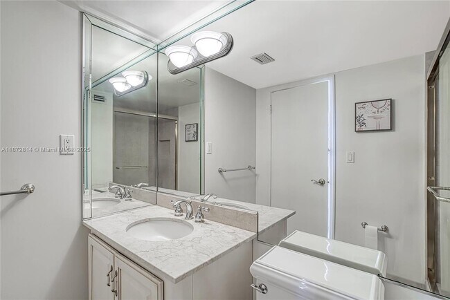 Building Photo - 18051 Biscayne Blvd