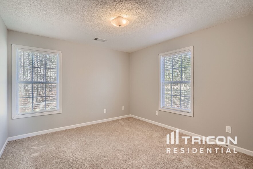 Building Photo - 88 Oliveria Way