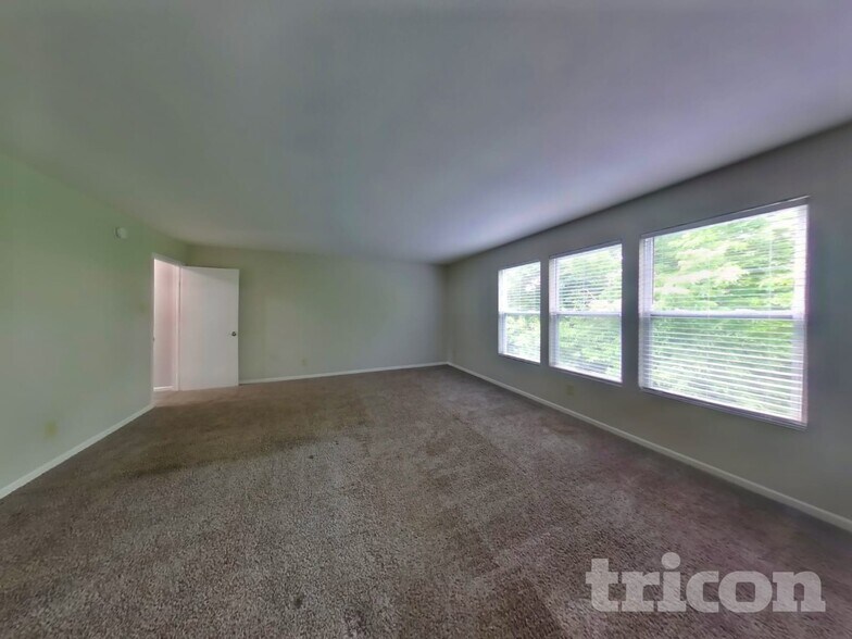 Building Photo - 1413 Bluestem Dr