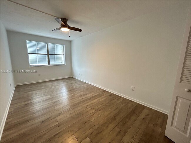 Building Photo - 9780 SW 92nd Terrace
