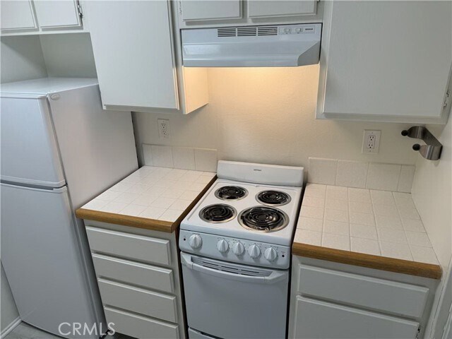 Building Photo - 26172 Sanz