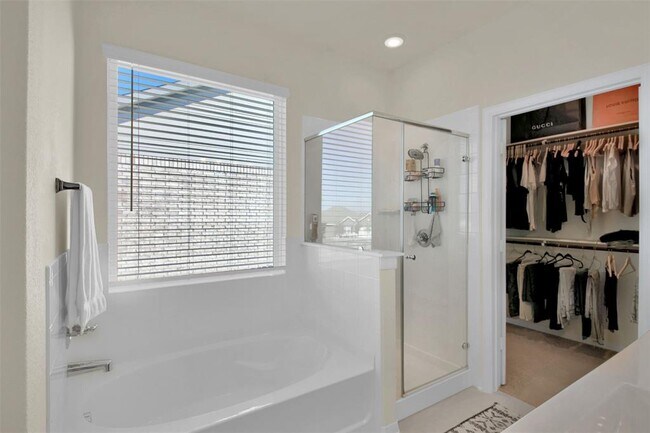 Building Photo - 6510 Teramo Ter