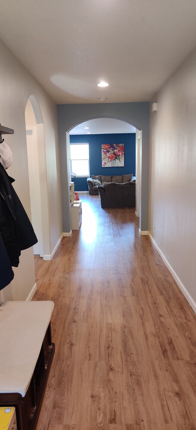 Building Photo - 2539 Jordan St