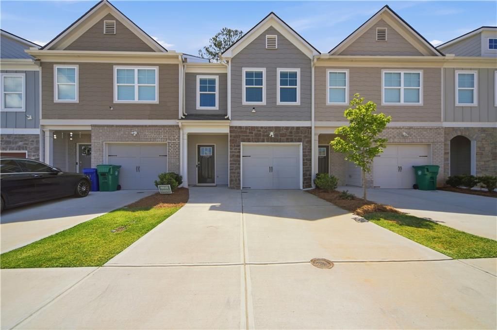 Building Photo - 2360 Rex Dr