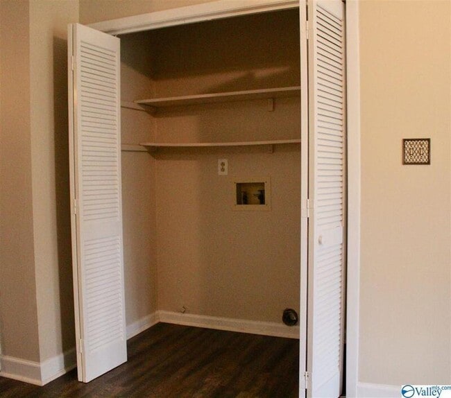 Building Photo - 13923 Hurstland Dr SW