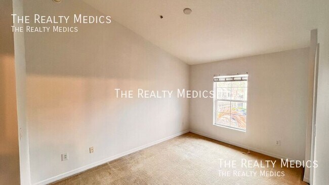 Building Photo - 10278 Regent Park Dr