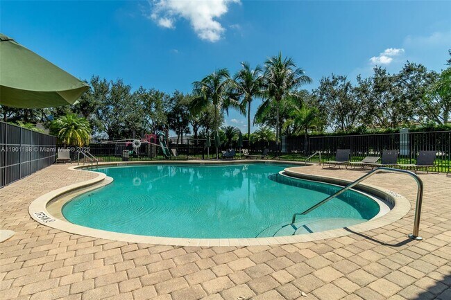Building Photo - 9065 Silver Glen Way