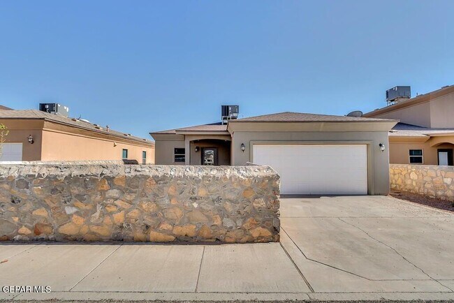 Building Photo - 12921 Hueco Cave Dr
