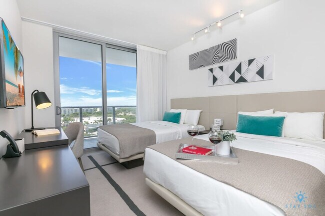 Building Photo - 4010 S Ocean Dr