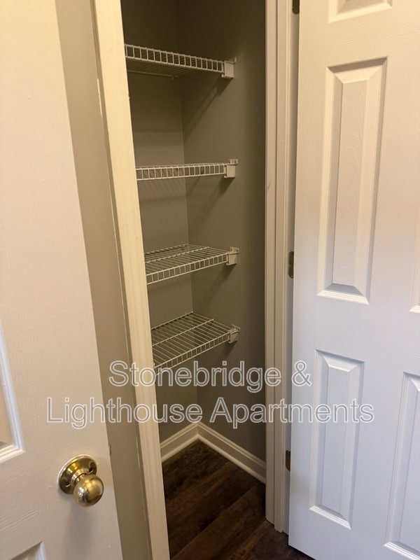 Building Photo - 3115 Lighthouse Dr