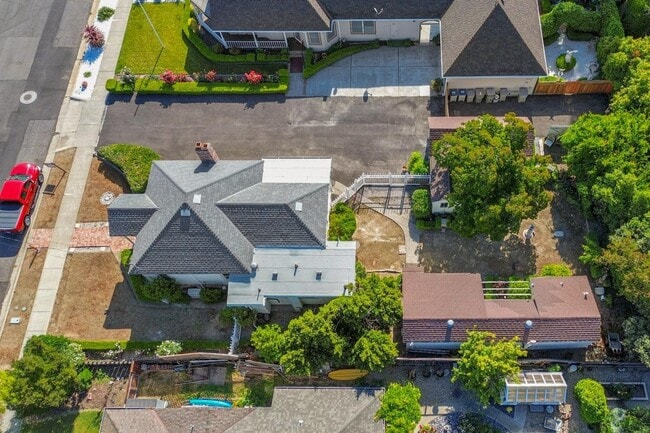 Building Photo - Pendegast House-ADU