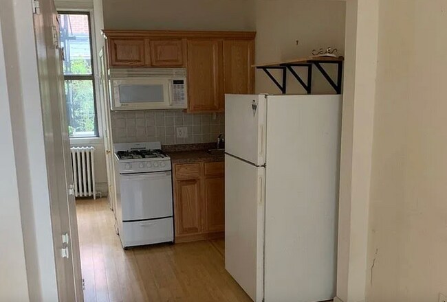 Building Photo - 313 S 18th St