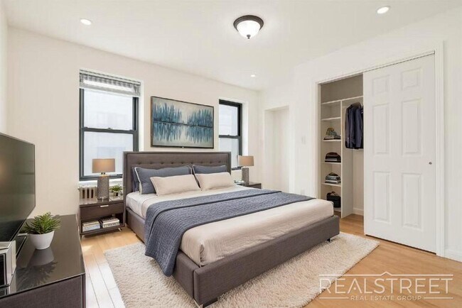 Floorplan - 168 7th Ave