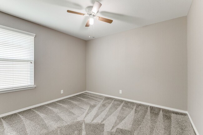 Building Photo - WILDHORSE AT TAUSCH FARMS RENTAL