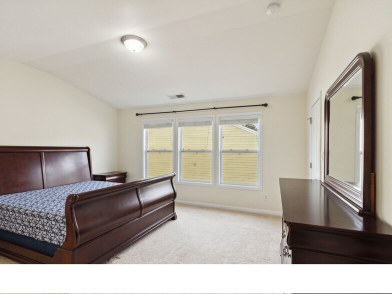 Building Photo - 1652 Coleville Oak Ln
