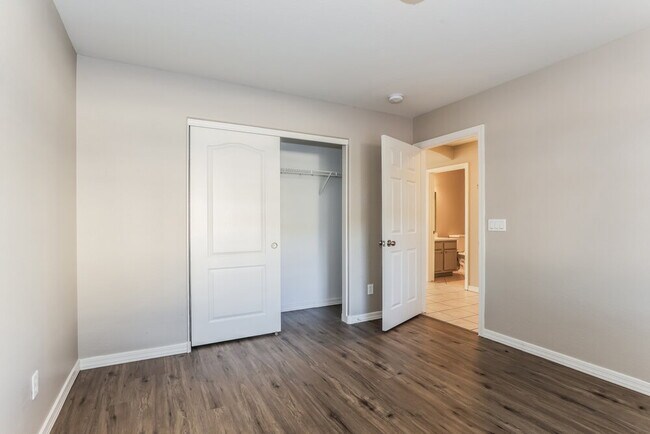 Building Photo - 3251 W Jessica Ln