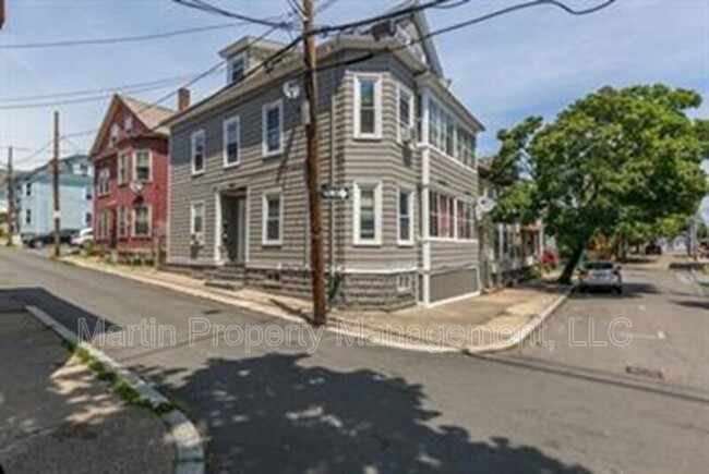 Primary Photo - 23 Park St