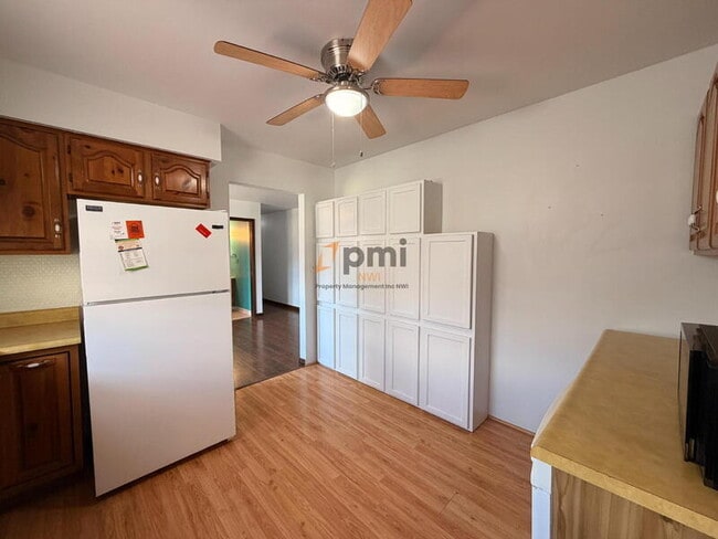 Building Photo - 9537 Arthur St