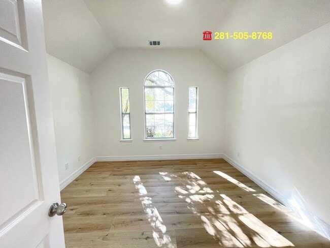 Building Photo - 7510 Golden Thistle Ln