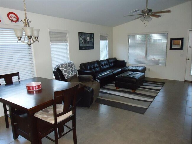 Building Photo - 41133 W Sanders Way