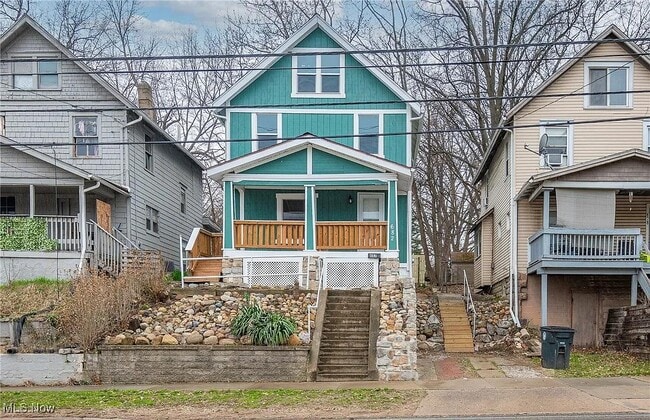 Building Photo - 682 Brown St