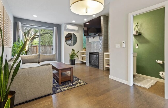 Building Photo - Dual Masters! Stunning Modern End-Unit Townhome in Buckman Bright, Airy & Designed for Comfort
