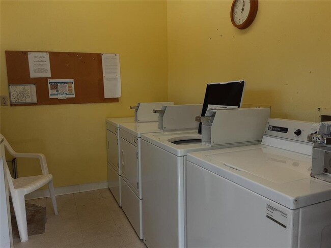Building Photo - 3529 Longmeadow