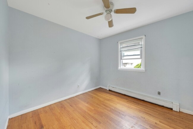 Building Photo - 106 Hillside Ave