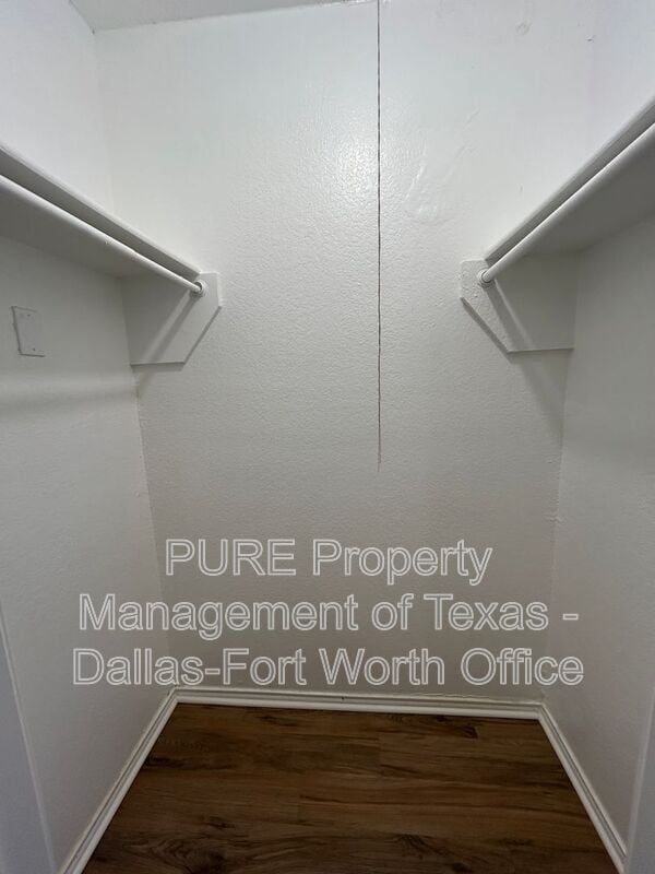 Building Photo - 731 Bluebonnet Dr