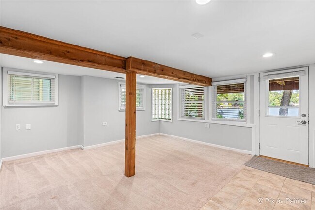 Building Photo - 24060 N Lakeside Dr
