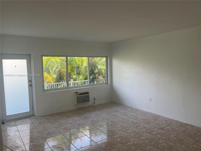 Building Photo - 1233 Marseille Dr