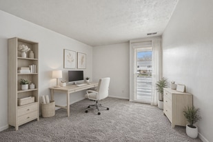 Building Photo - Somerford Square Apartments