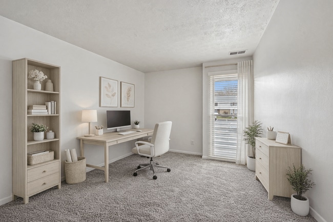 Building Photo - Somerford Square Apartments