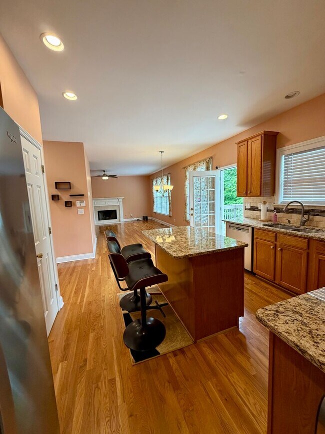 Building Photo - Stunning 5BR Retreat in Gated Village at Telfair