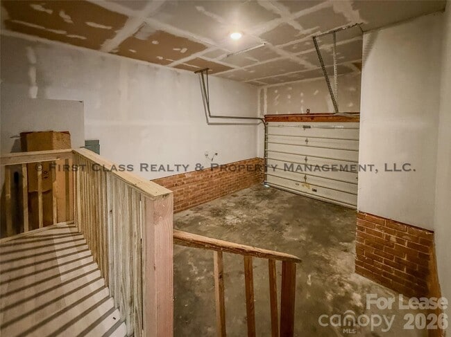 Building Photo - 5819 Woodrock Ct