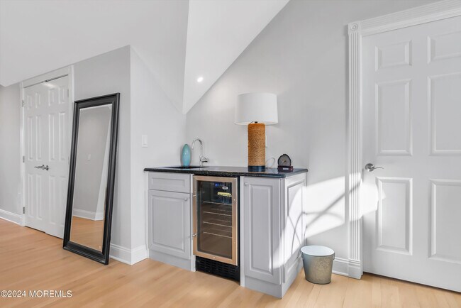 Building Photo - 118 Beacon Blvd