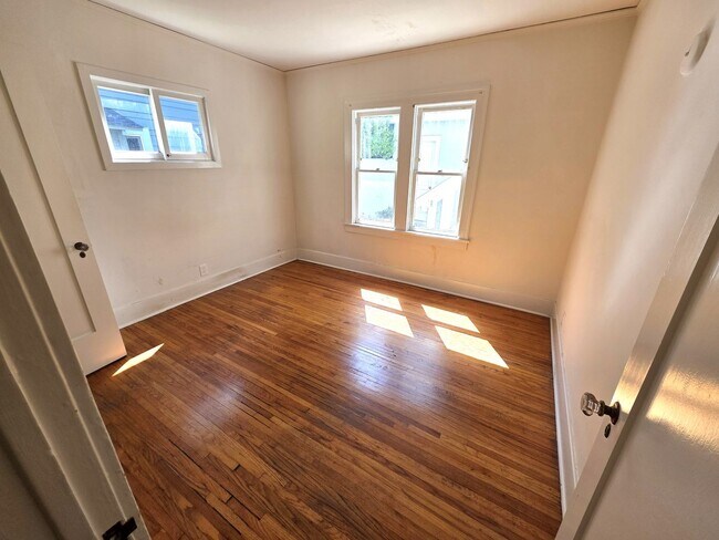 Building Photo - 124-128 Breeze Ave.-126