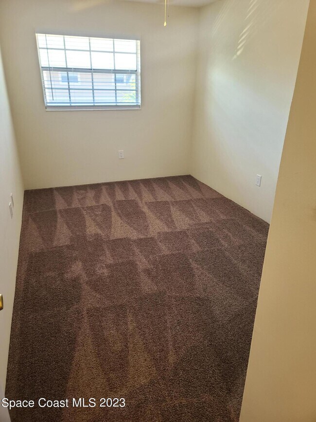 Building Photo - 254 Ulster Ln