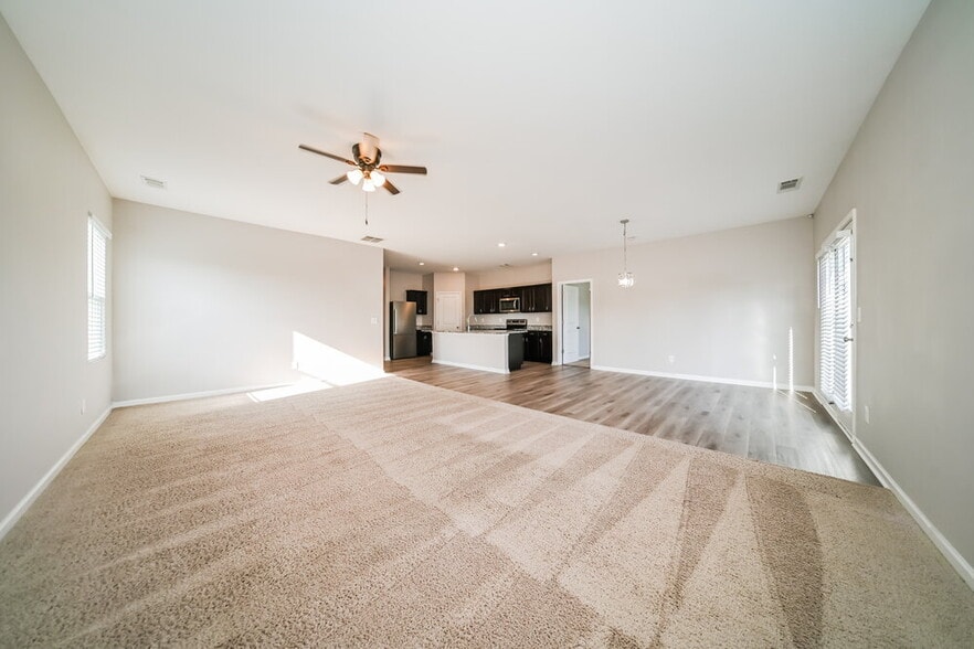 Building Photo - 1062 Cold Water Dr