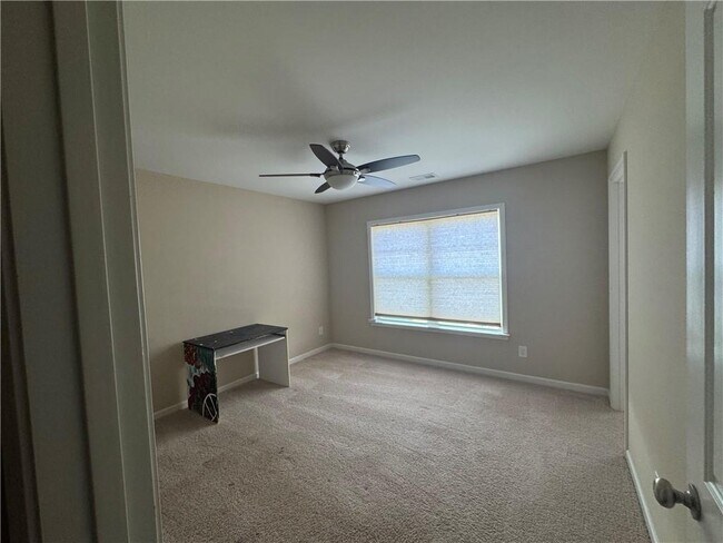 Building Photo - 5825 Pennant Ln