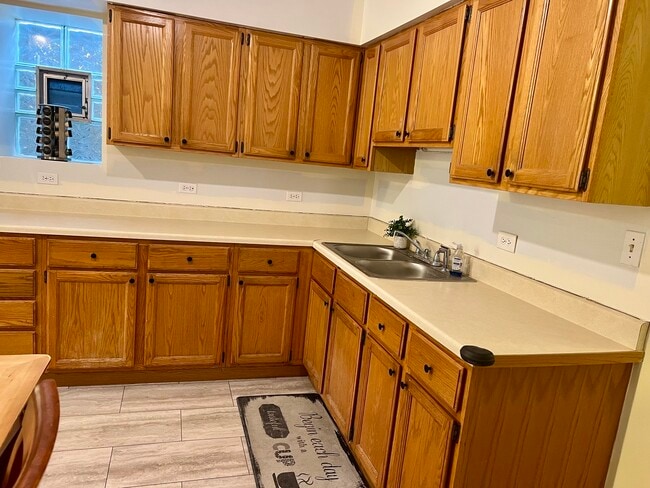 Building Photo - 4148 N Monticello Ave