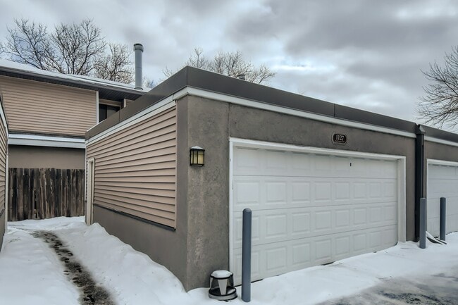 Building Photo - 1127 Landmark Trail S